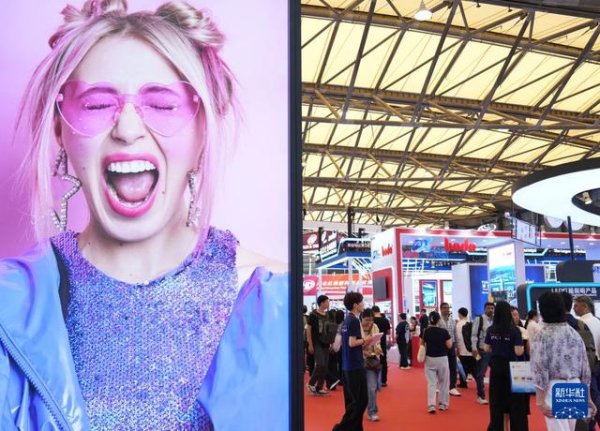 郑州配资公司 上海国际广告展开幕 展示广告新科技
