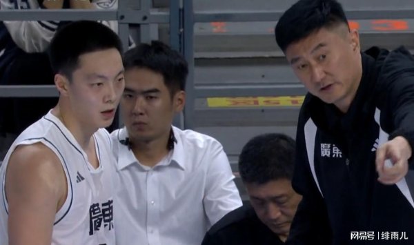 郑州配资公司 四大内线国手被暴打！广东胜山东难掩五号位崩塌，打不赢四川双塔